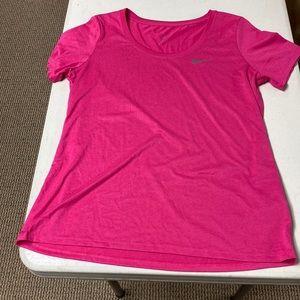 Nike running shirt women’s